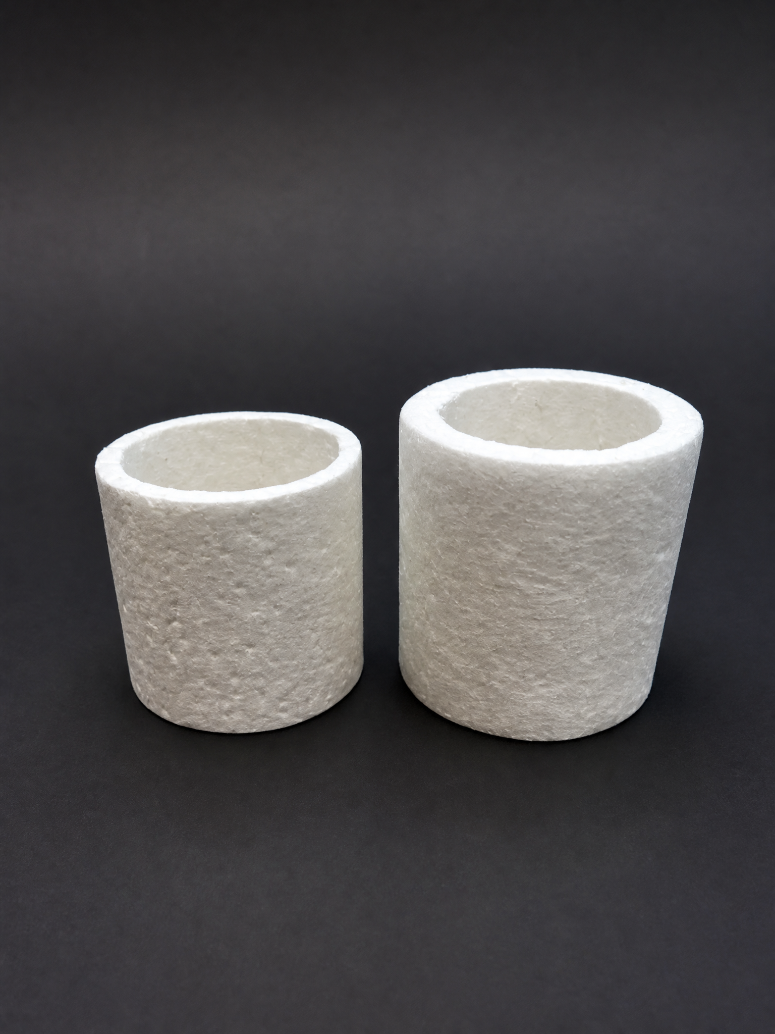 Coalescing filter element requiring premature replacement
